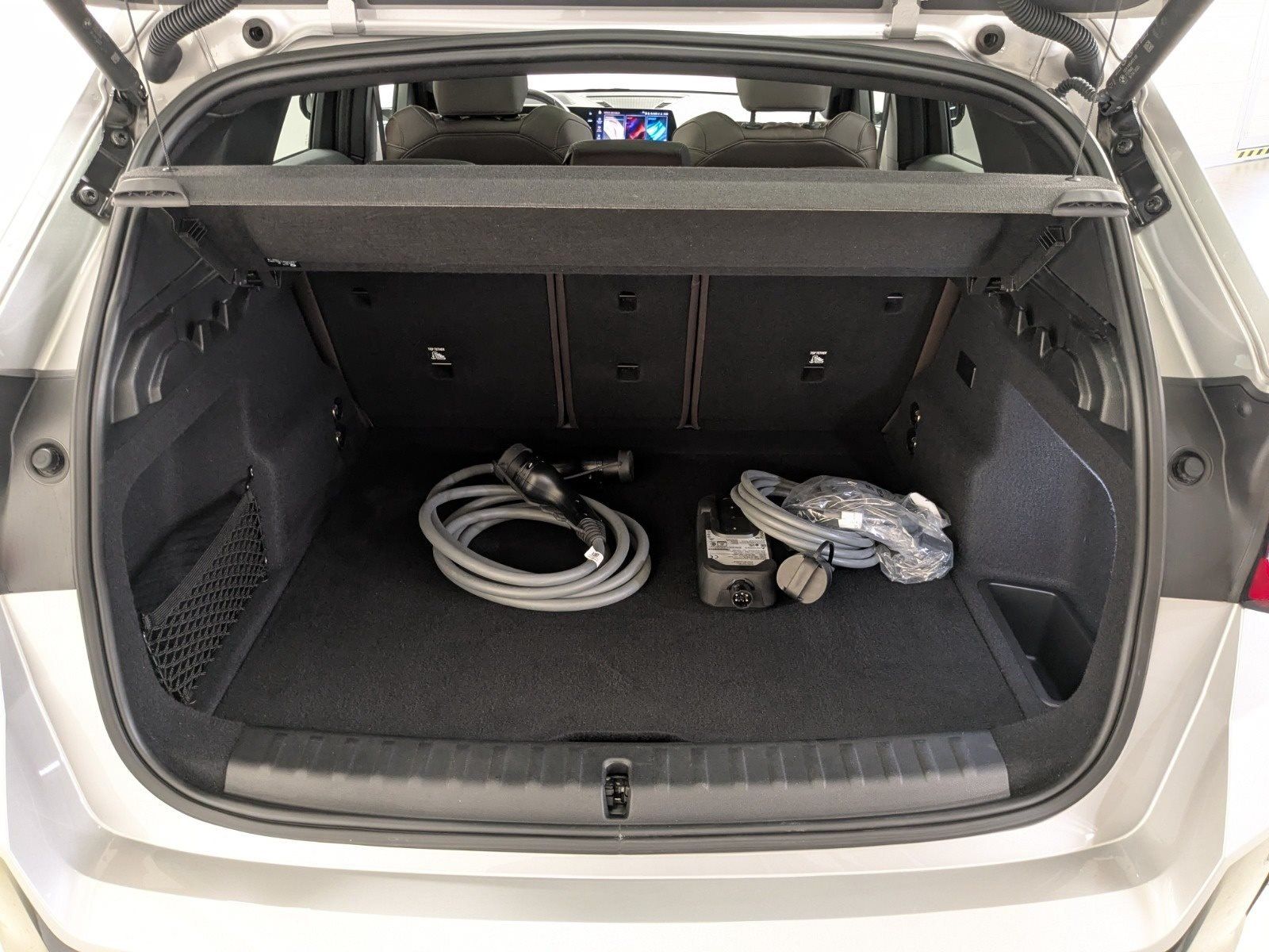 BMW iX1 xDrive30 M Sport HUD PANO ACC AHK DA Prof. 3 foto 25