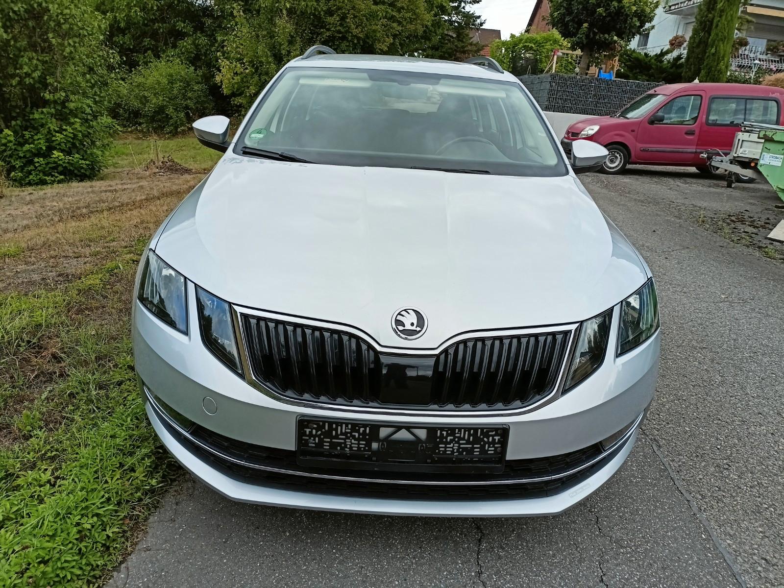 Skoda Octavia 1.6 TDI Style SportsitzeAlu17 KameraAHK