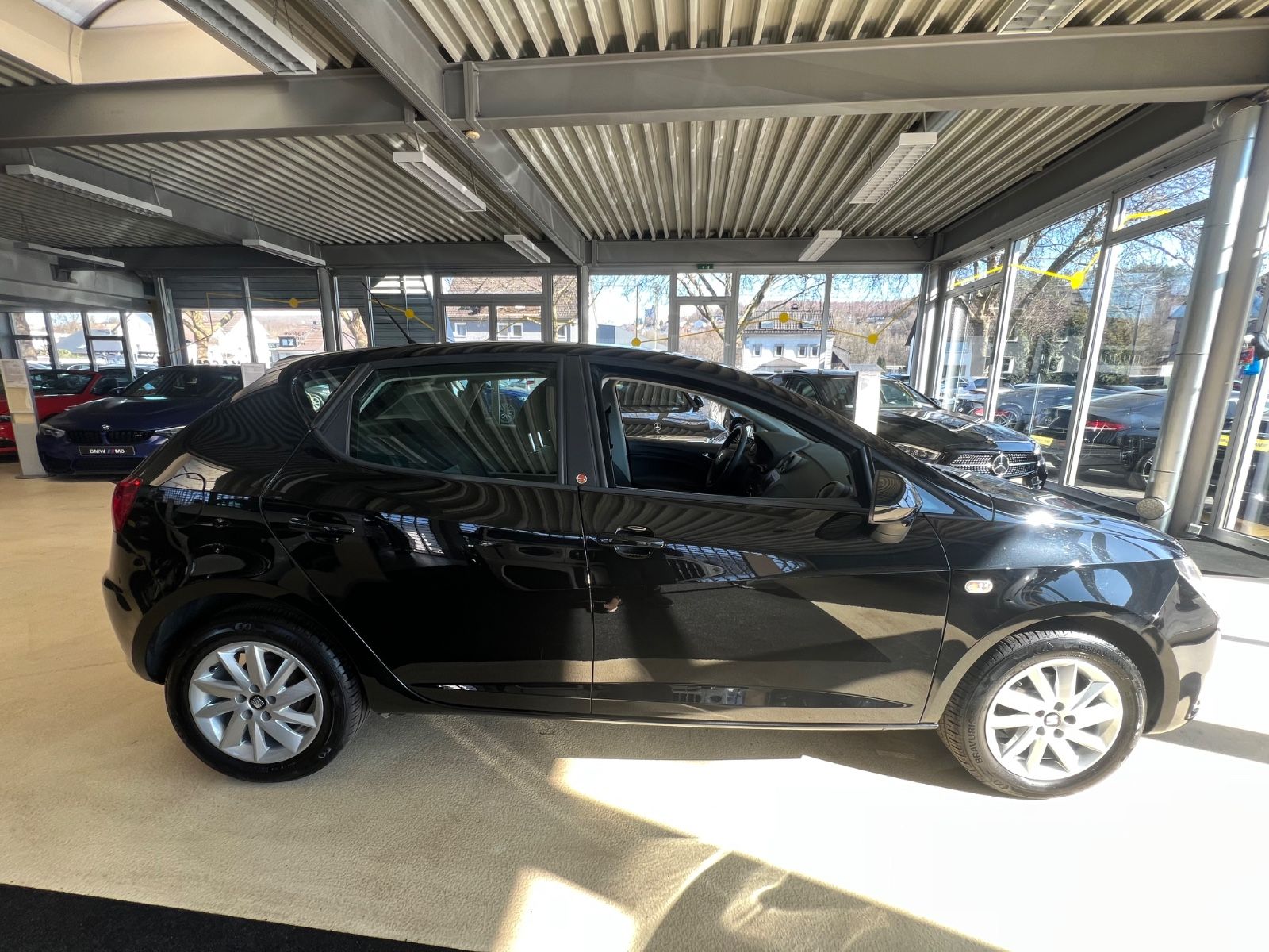 Fahrzeugabbildung SEAT Ibiza Reference *SCHECKHEFT BEI SEAT*1.HAND*