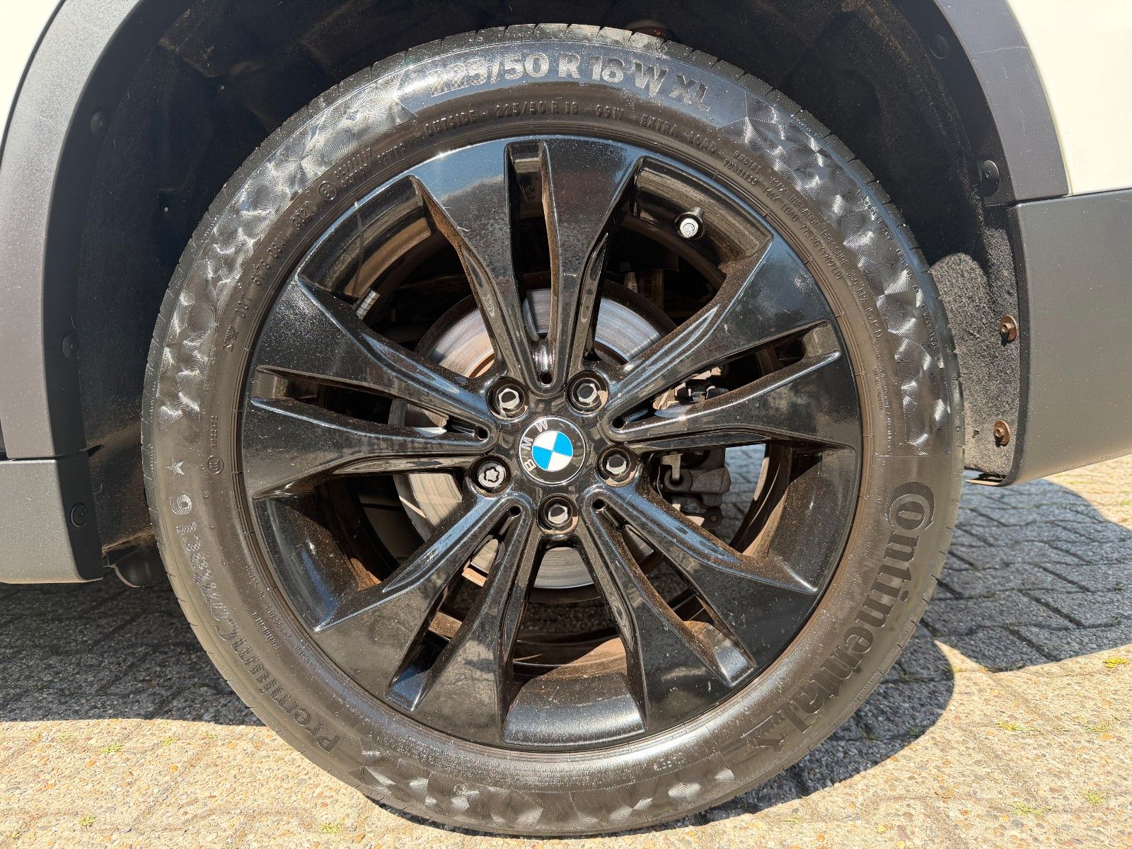 Fahrzeugabbildung BMW X1 sDrive 18 i NAVI LED KAMERA AUTOMATIK 8-FACH
