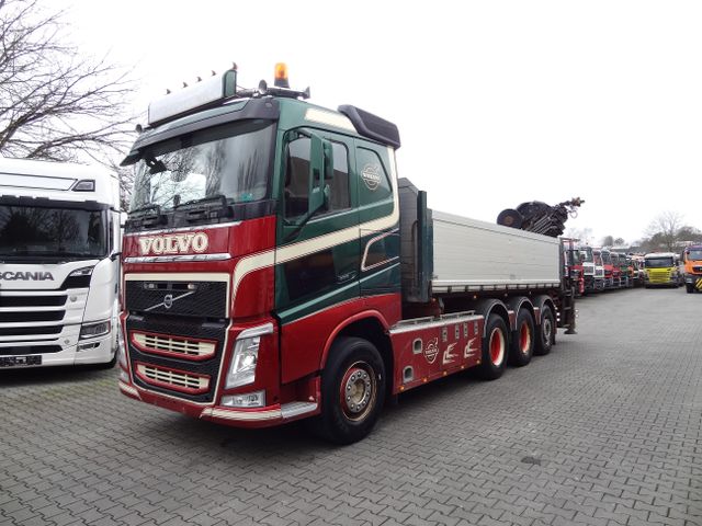 Volvo FH540 8X4 Kipper mit Kran Hiab 244-5