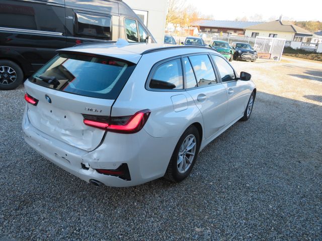 BMW 318  Touring 318 d Advantage/Heckschaden