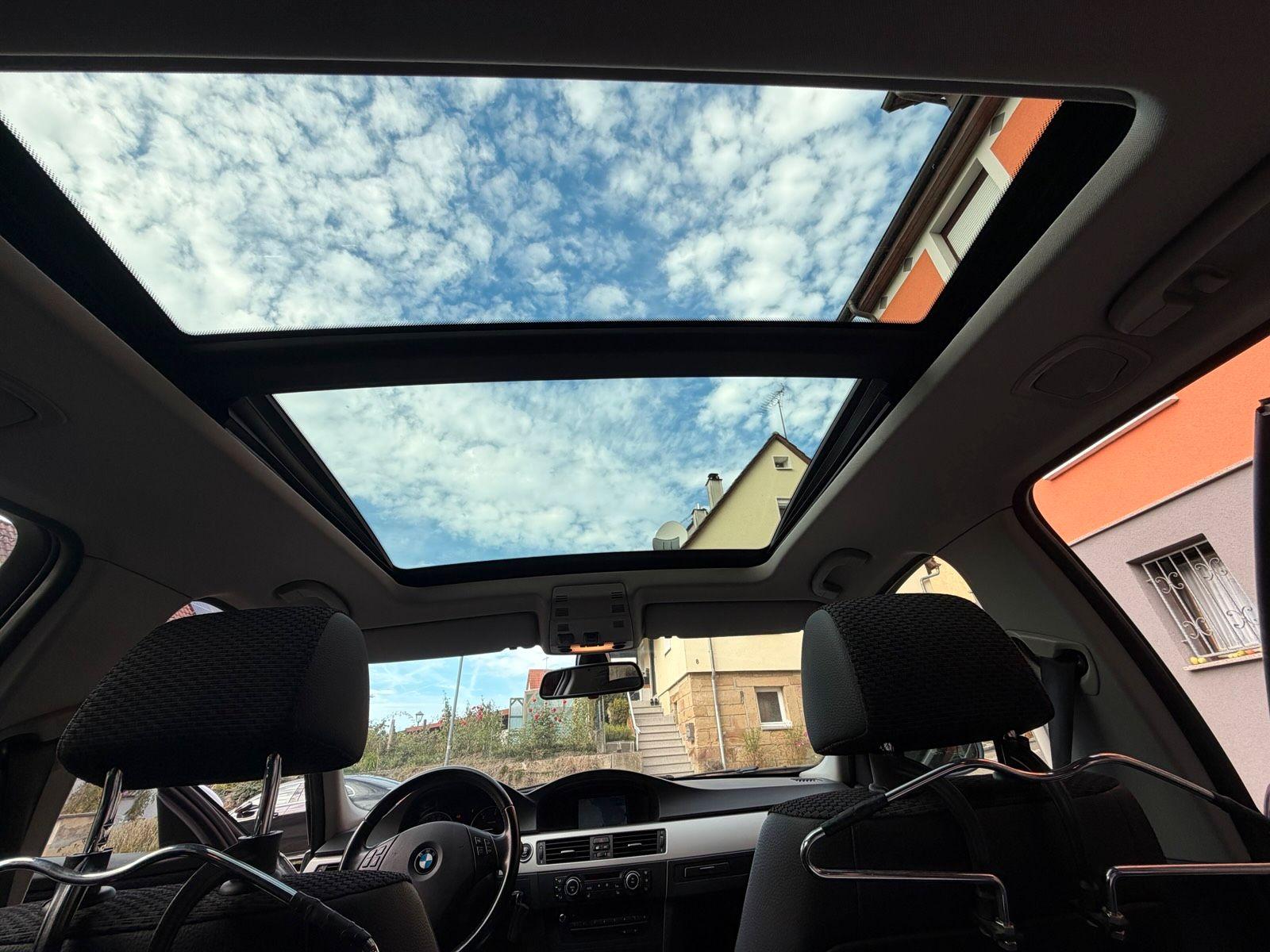 BMW 318 2010 — photo 11