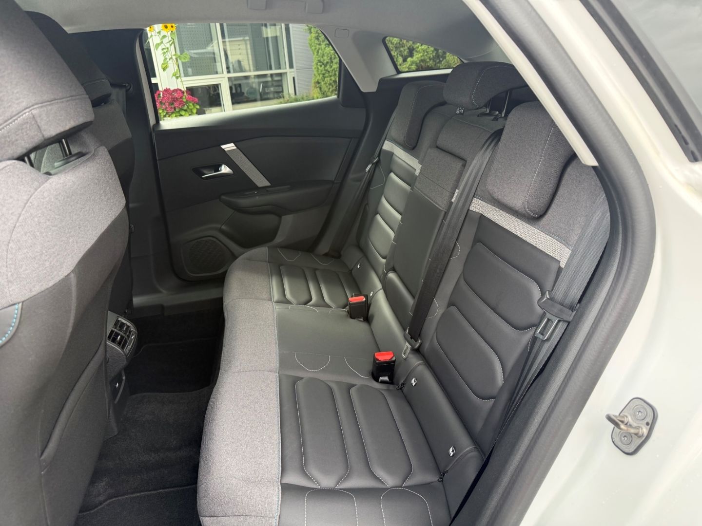 Fahrzeugabbildung Citroën C4 Shine SHZ+LHZ+Kamera+Allwetter