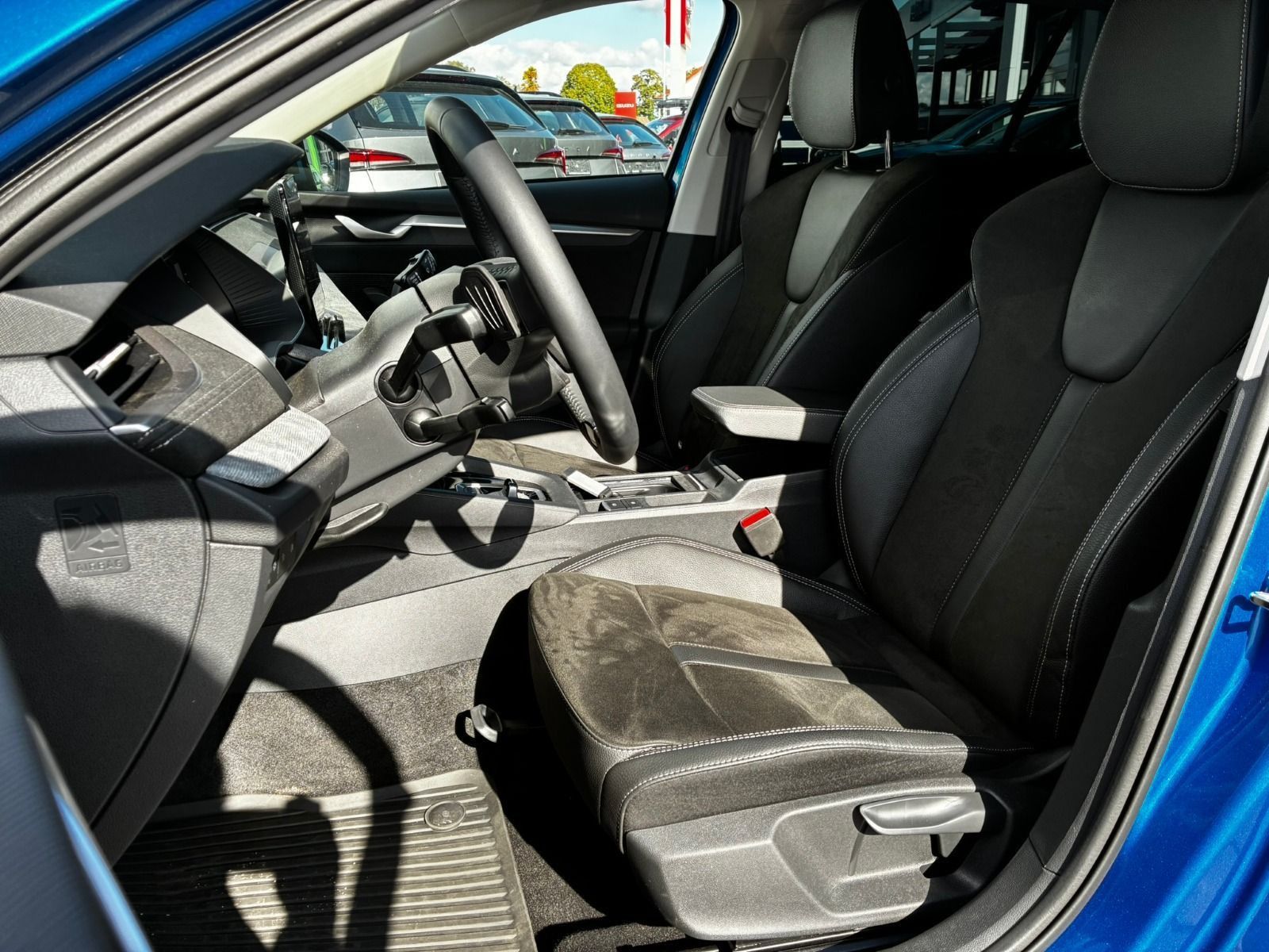 Fahrzeugabbildung SKODA Octavia Combi Tour 2,0 TDI 110kW 7-Gang-DSG