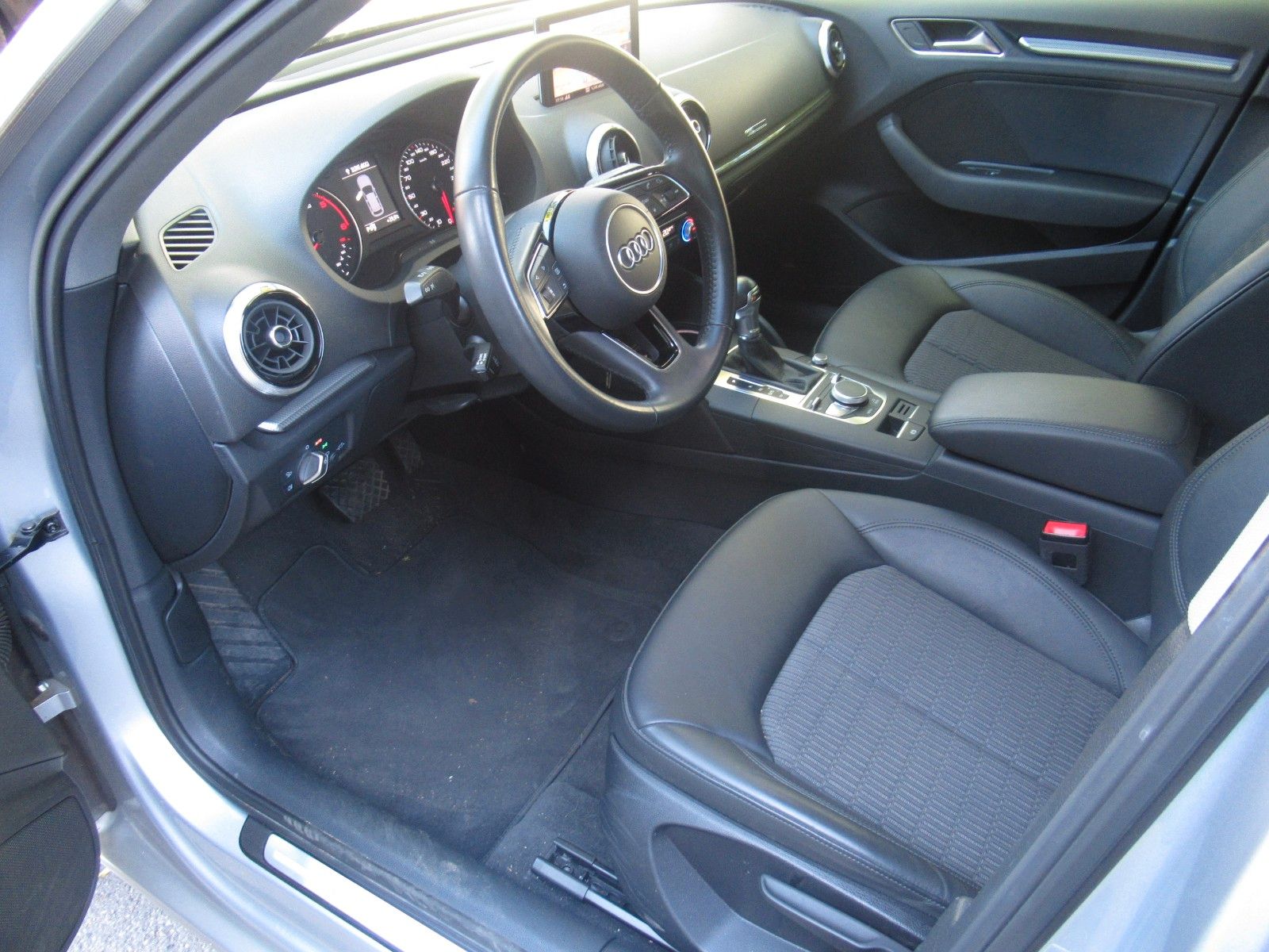 Audi A3 Sportback 30 TDI design foto 11