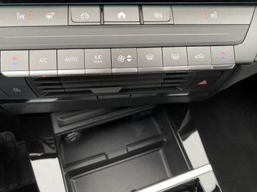 Bild 21 Opel Astra GS NAVI/SHZ+LHZ/PDC vo+hi+360Cam