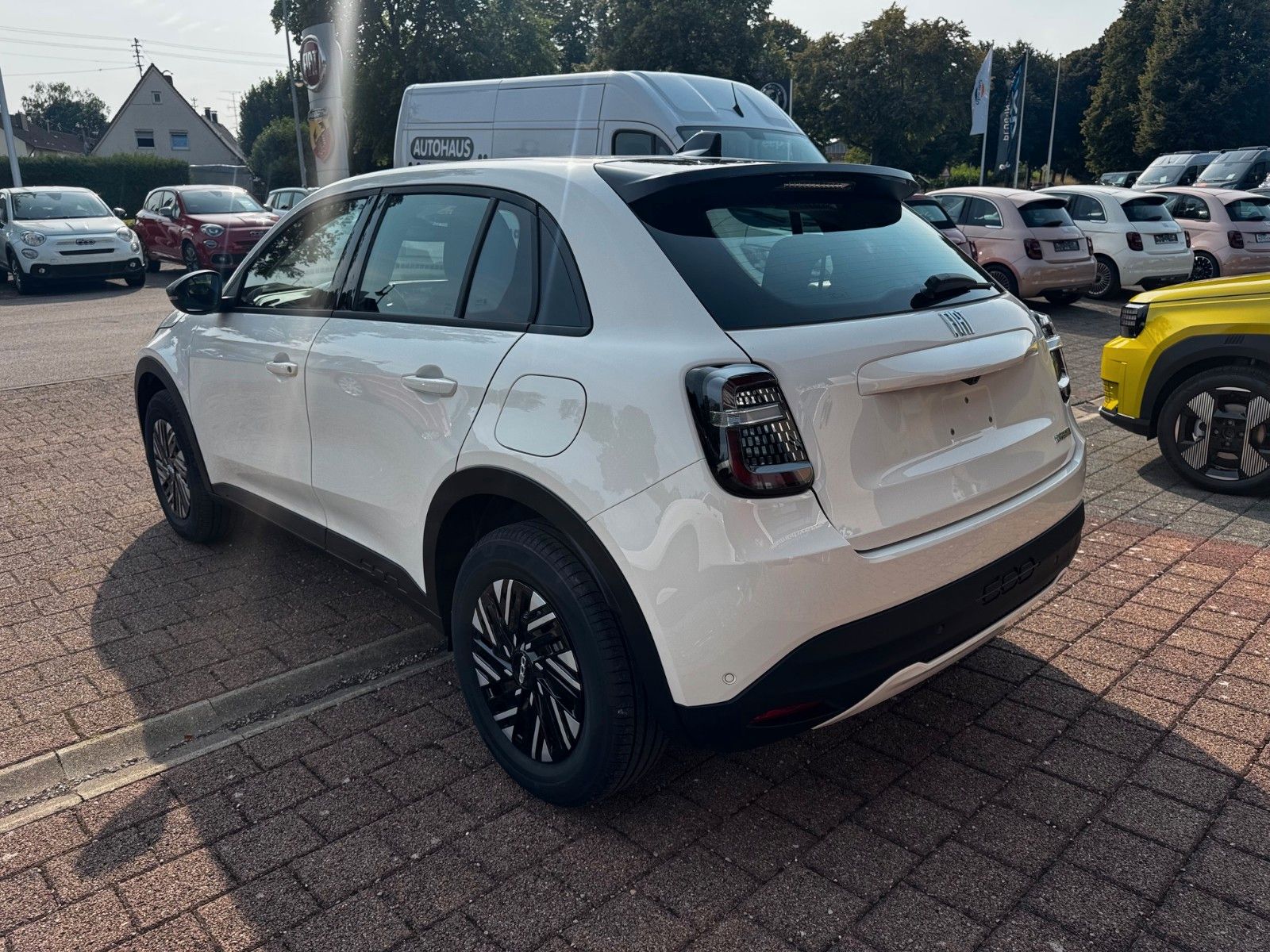Fahrzeugabbildung Fiat 600 1.2 Automatik 100PS Sonderedi. NAVI KAMERA