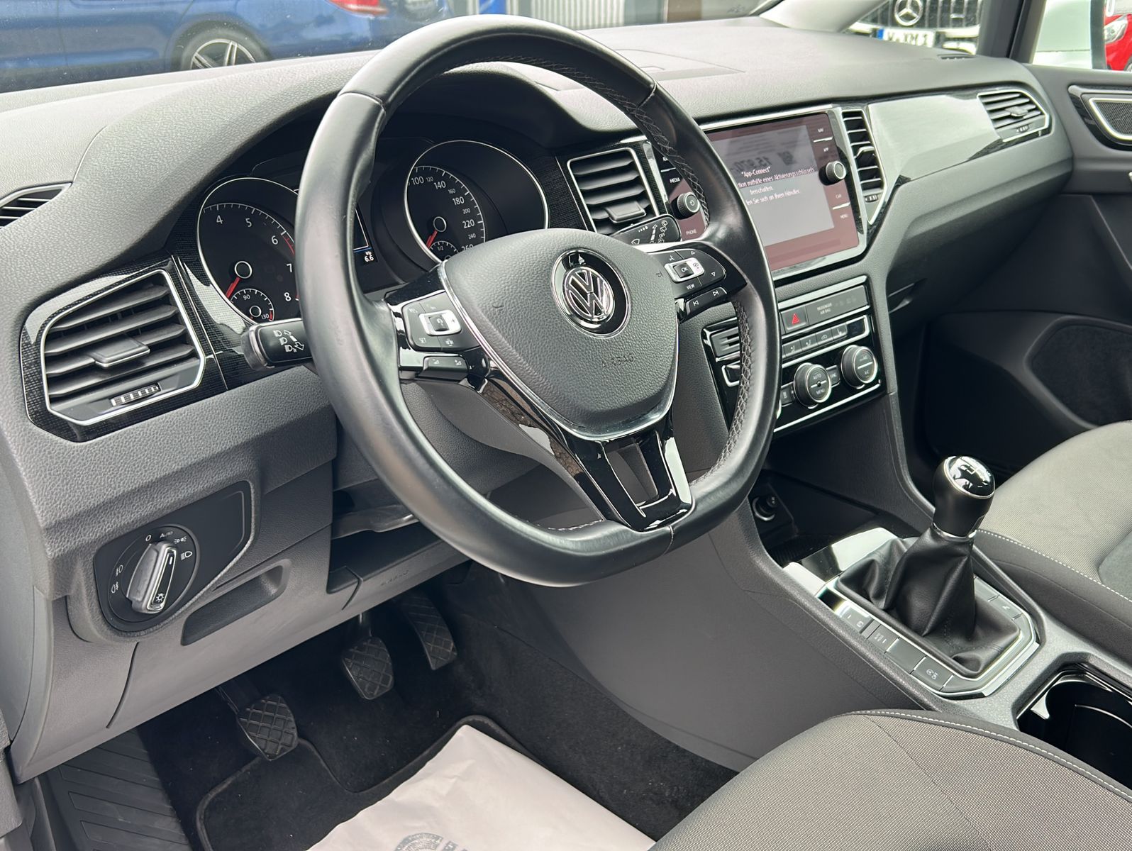 Fahrzeugabbildung Volkswagen Golf Sportsvan 1,5 TSI Highline