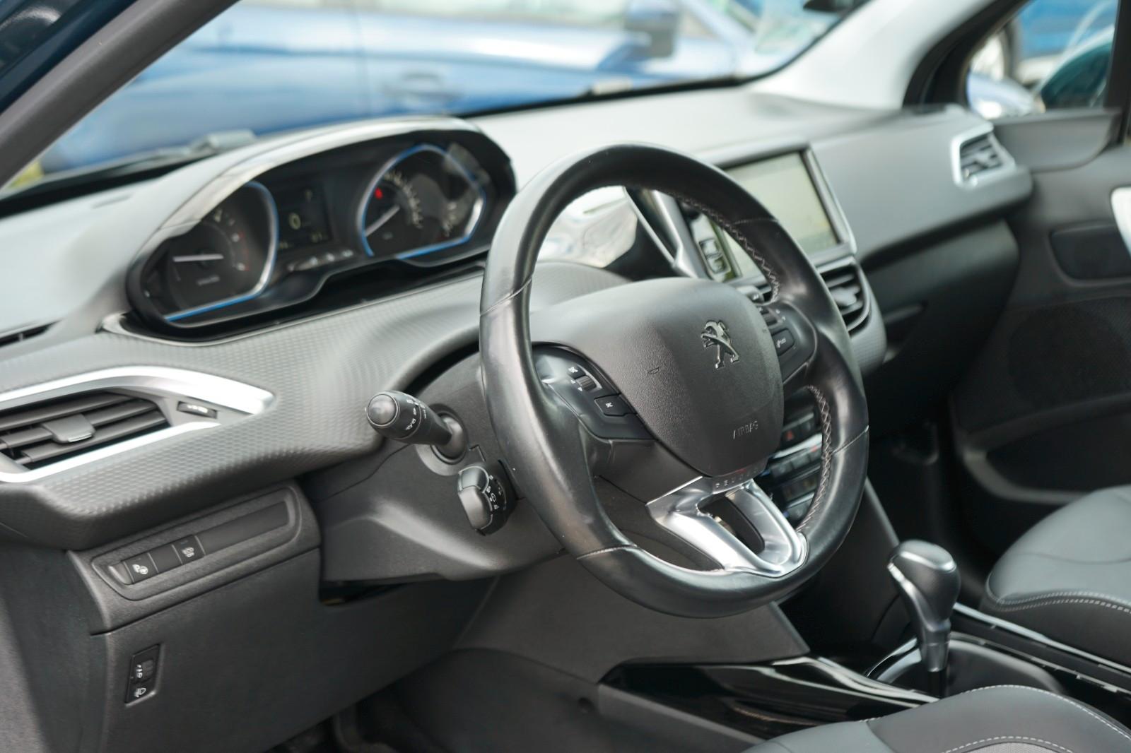 Peugeot 2008 Allure BlueHDi 120 EAT6