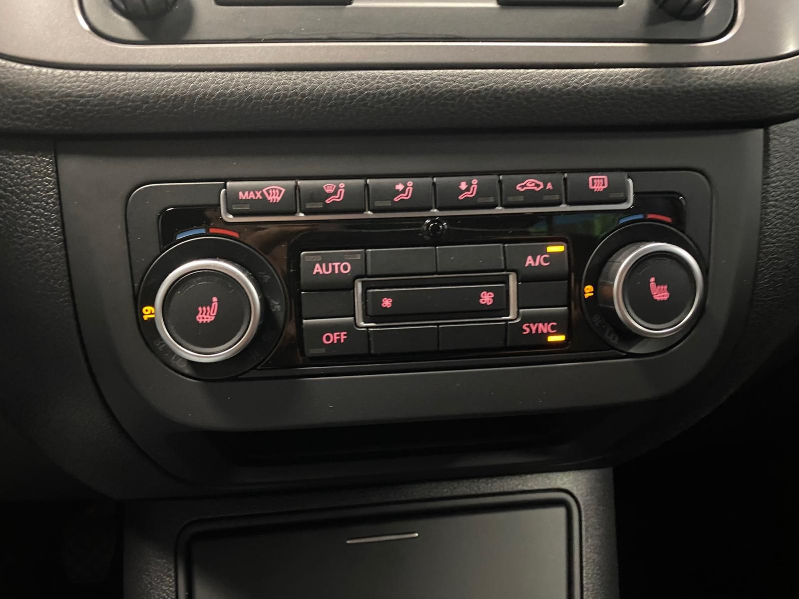 Fahrzeugabbildung Volkswagen Golf Plus 1.2 TSI Match+ PDC+SITZHEIZ+ALLWETTER+