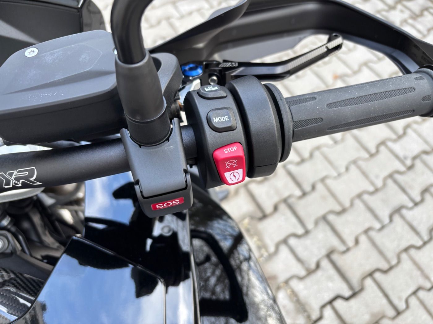 Fahrzeugabbildung BMW S 1000 XR 4 Pakete Tieferlegung Carbon Frästeile