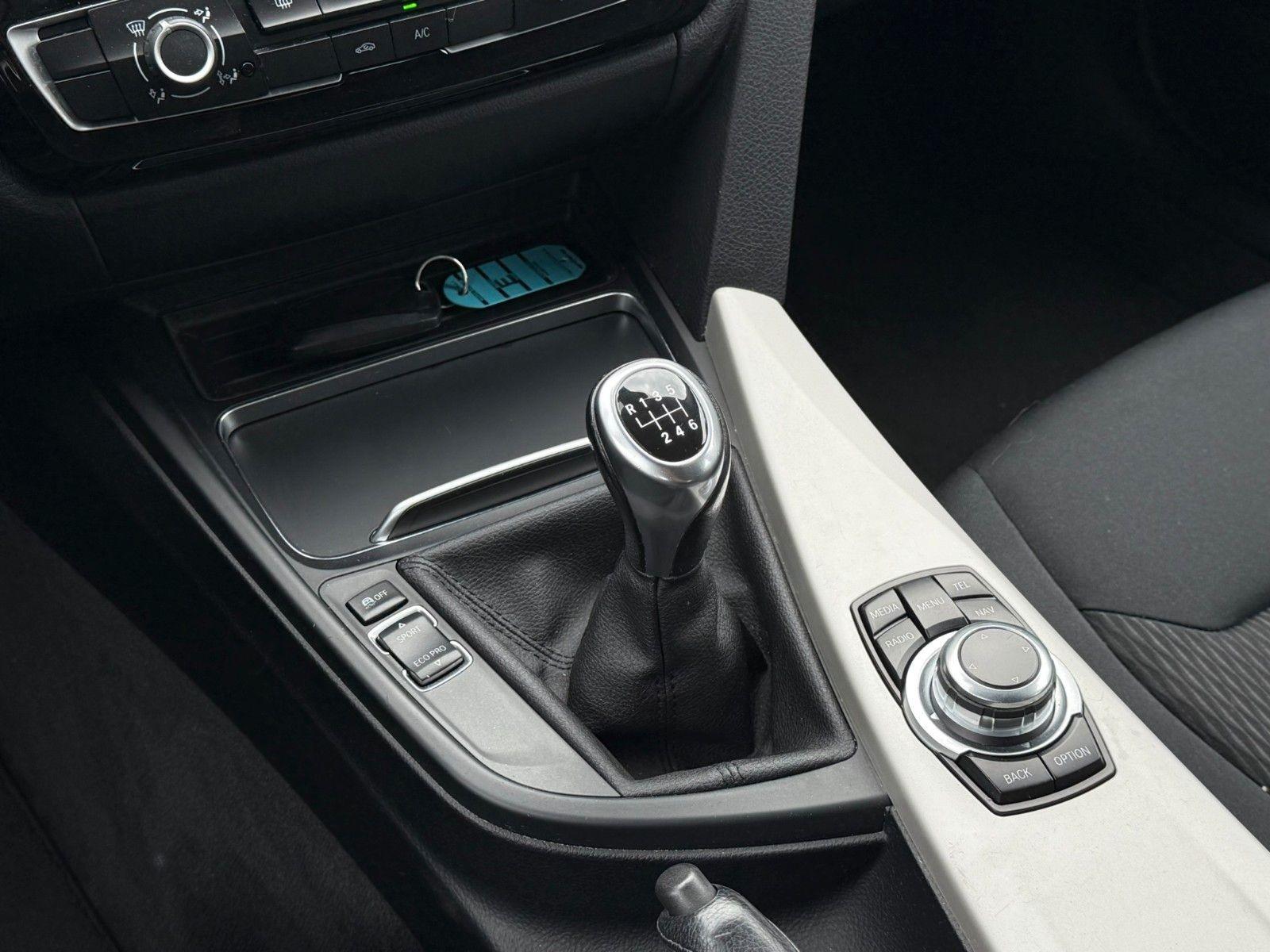 BMW 320 2015 — photo 21