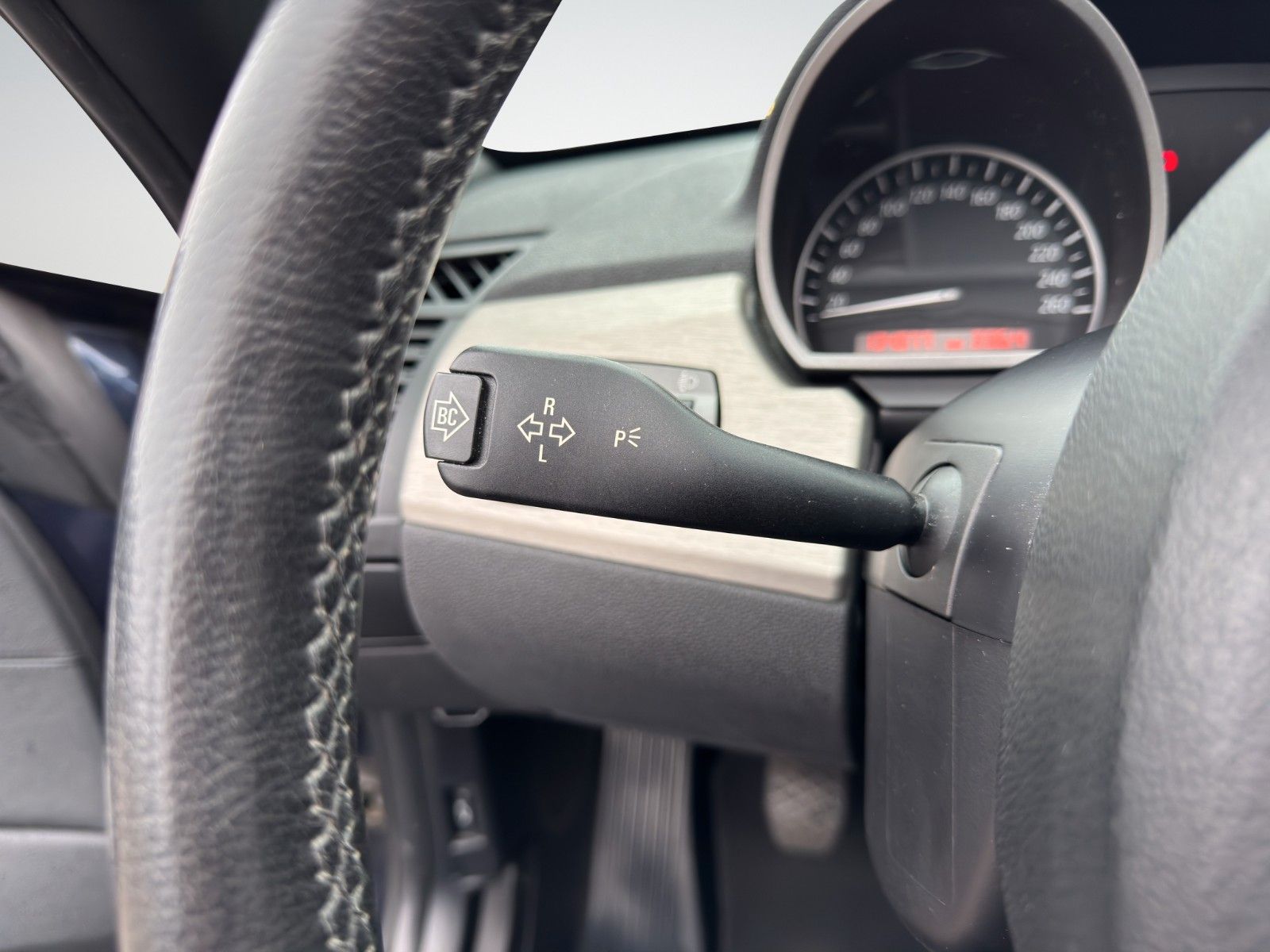 Fahrzeugabbildung BMW Z4 ROADSTER 2.5i LEDER KLIMA SITZH MEMORY 1.HD