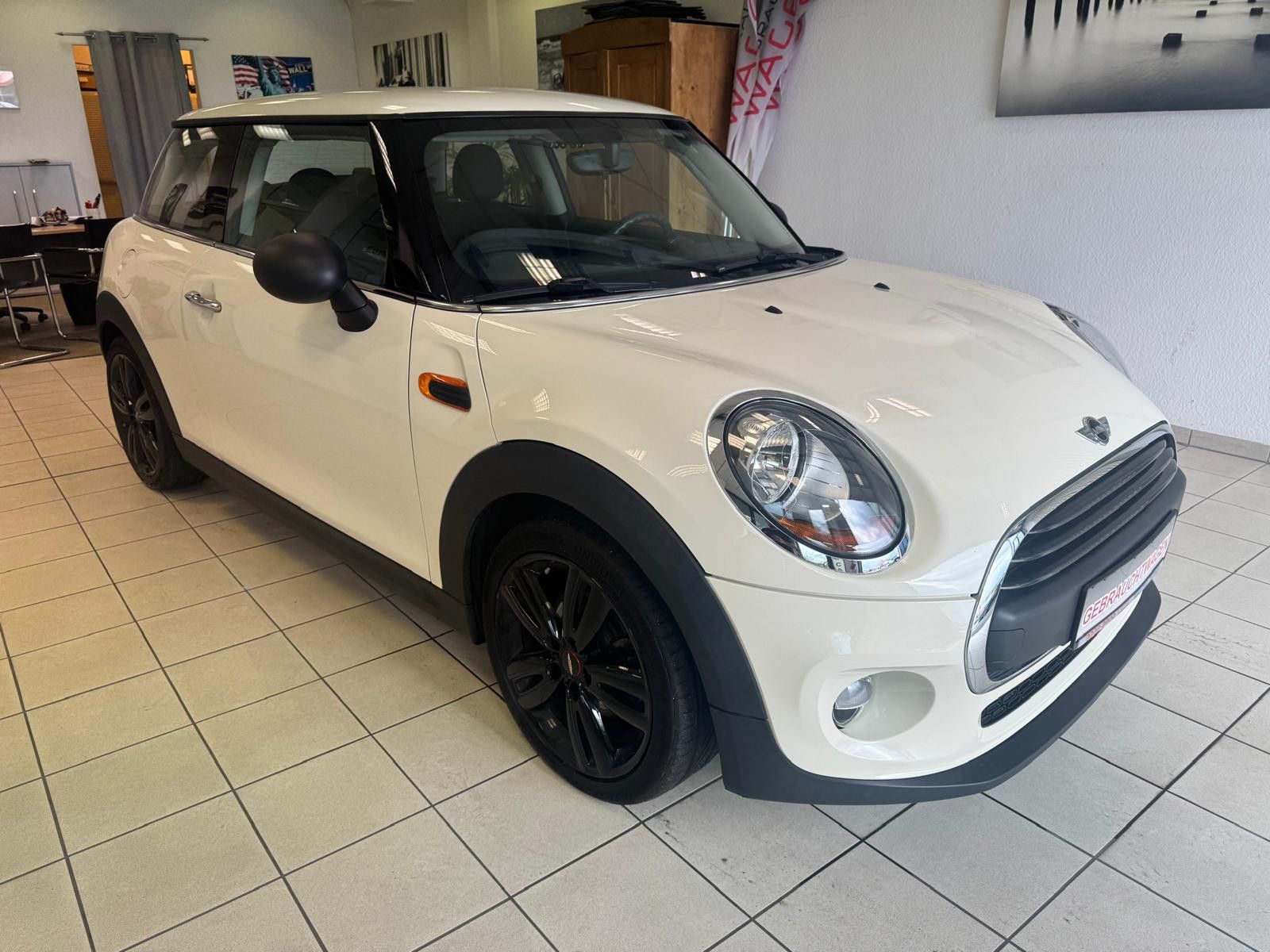 Fahrzeugabbildung MINI ONE_FIRST/WENIG KM/ /KLIMA/