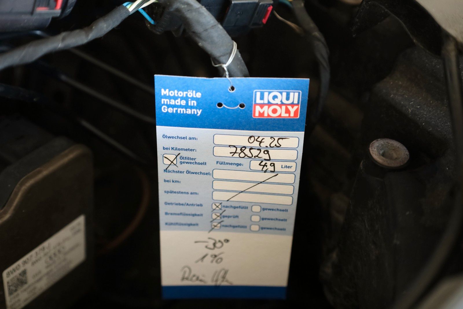 Fahrzeugabbildung Audi A4 Lim. sport,S line,Navi,LED,SH,8fach bereift