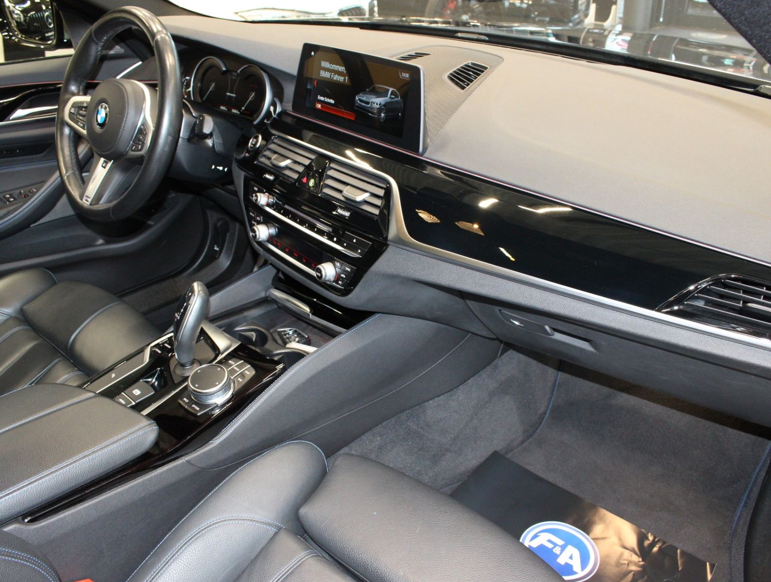 Fahrzeugabbildung BMW M550i xDrive Kamera*Standhzg.*LED*H&K*Keyless