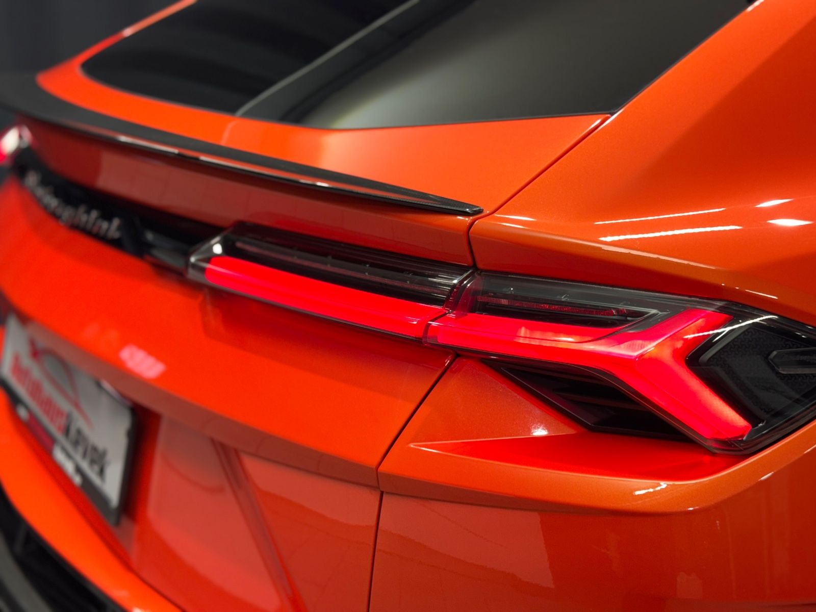 Fahrzeugabbildung Lamborghini Urus Performante|FULL-CARBON|AKRAPOVIC|MASSAGE|