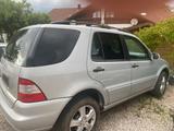 Mercedes-Benz Ml 320 Automatik - Mercedes-Benz ML 320 mit Benzin-Antrieb
