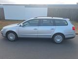 Volkswagen Passat 1.6 Comfortline Comfortline - Volkswagen Passat mit Benzin-Antrieb: Kombi, 1.6