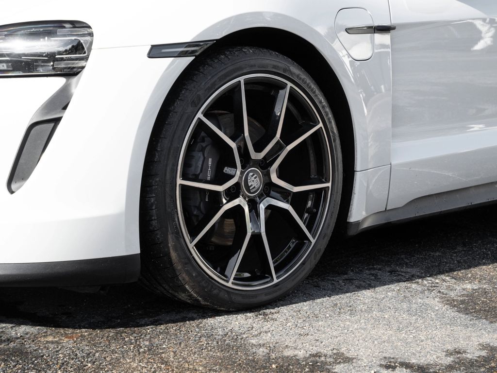 PORSCHE Taycan 2023