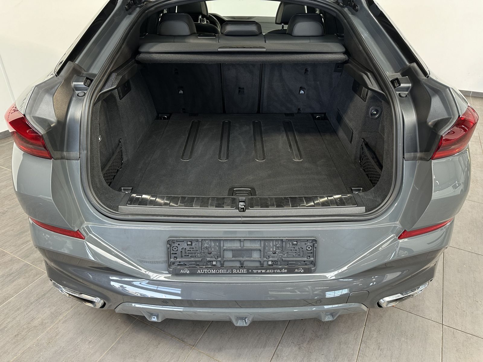 Fahrzeugabbildung BMW X6 xDrive30d M-Sport NAV+LASER+AHK+PANO+HEAD-UP