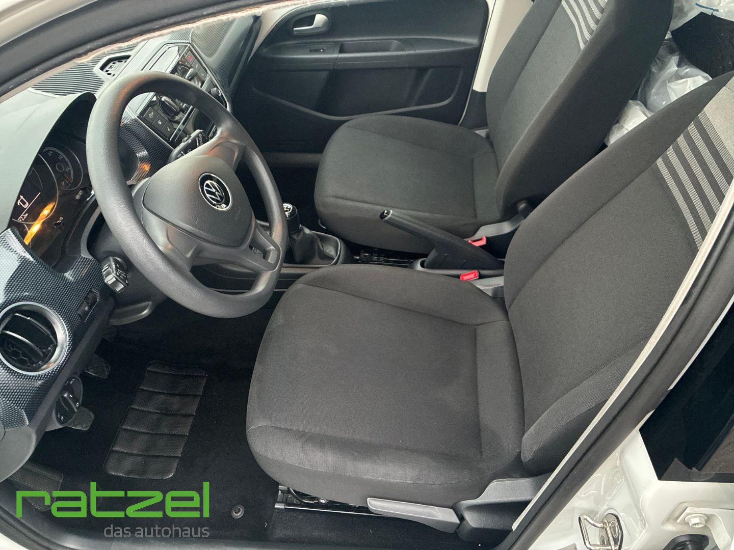 Fahrzeugabbildung Volkswagen up! Basis 1.0 DAB SHZ Rückfahrkam. Temp PDC Rege