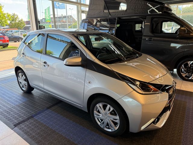 Toyota Aygo x-play touch Automatik