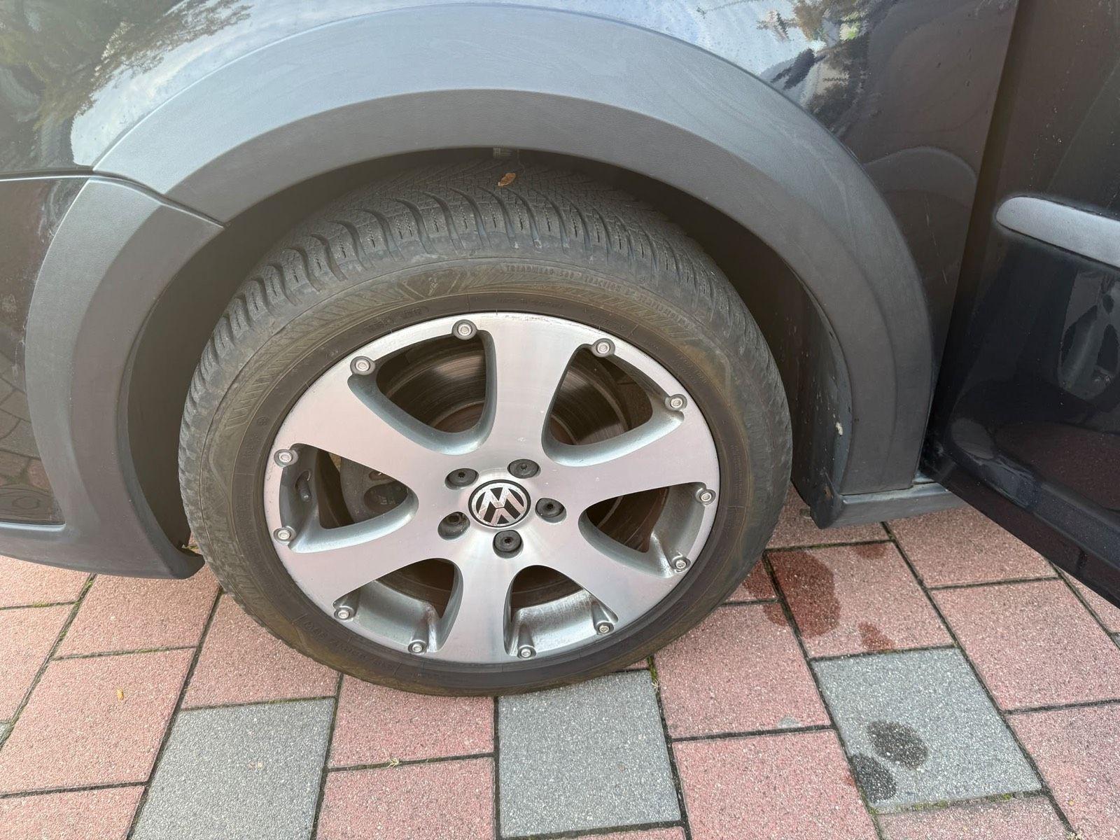 Volkswagen Touran 2010 — photo 13