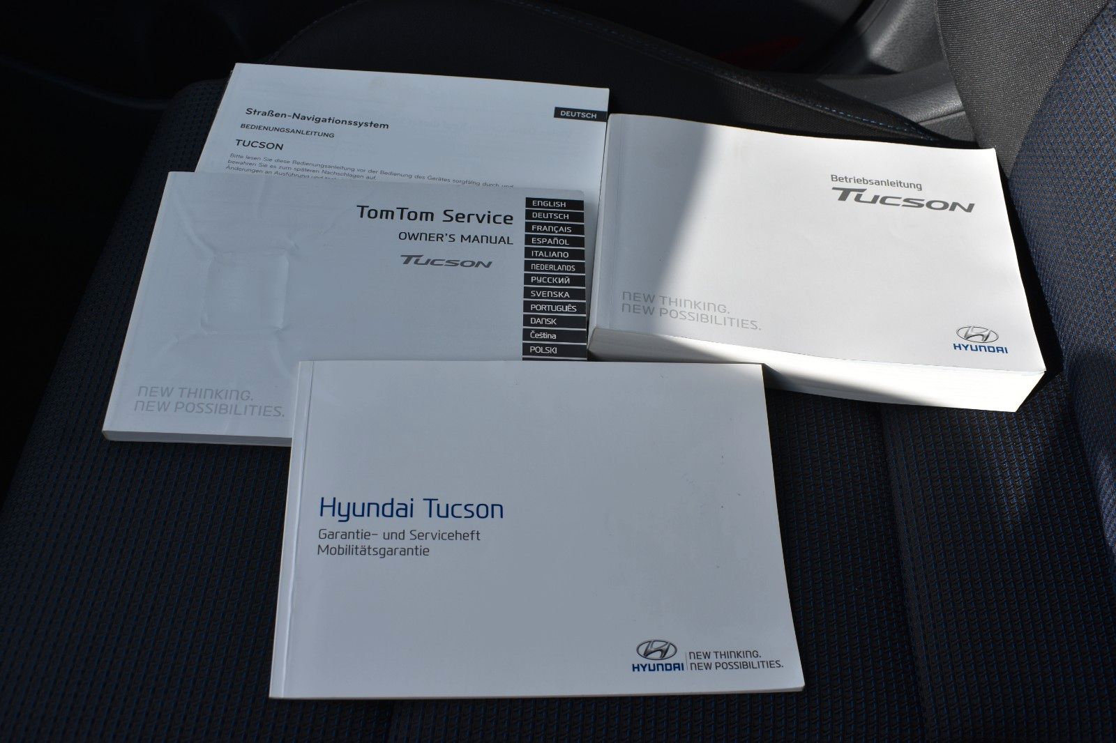 Fahrzeugabbildung Hyundai Tucson Style 2WD Panorama Dach Bluetooth Schaltr