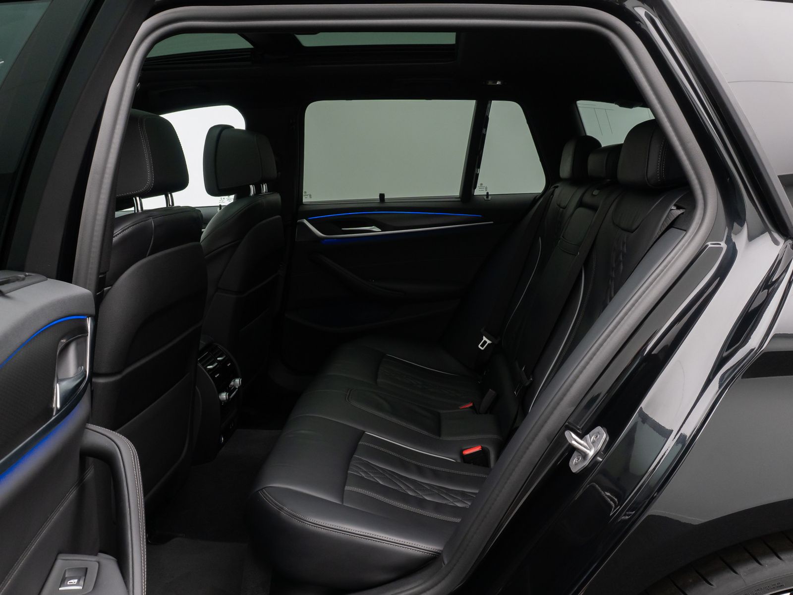Fahrzeugabbildung BMW 540d xD M Sport DAB Laser HiFi HUD Panorama 20"