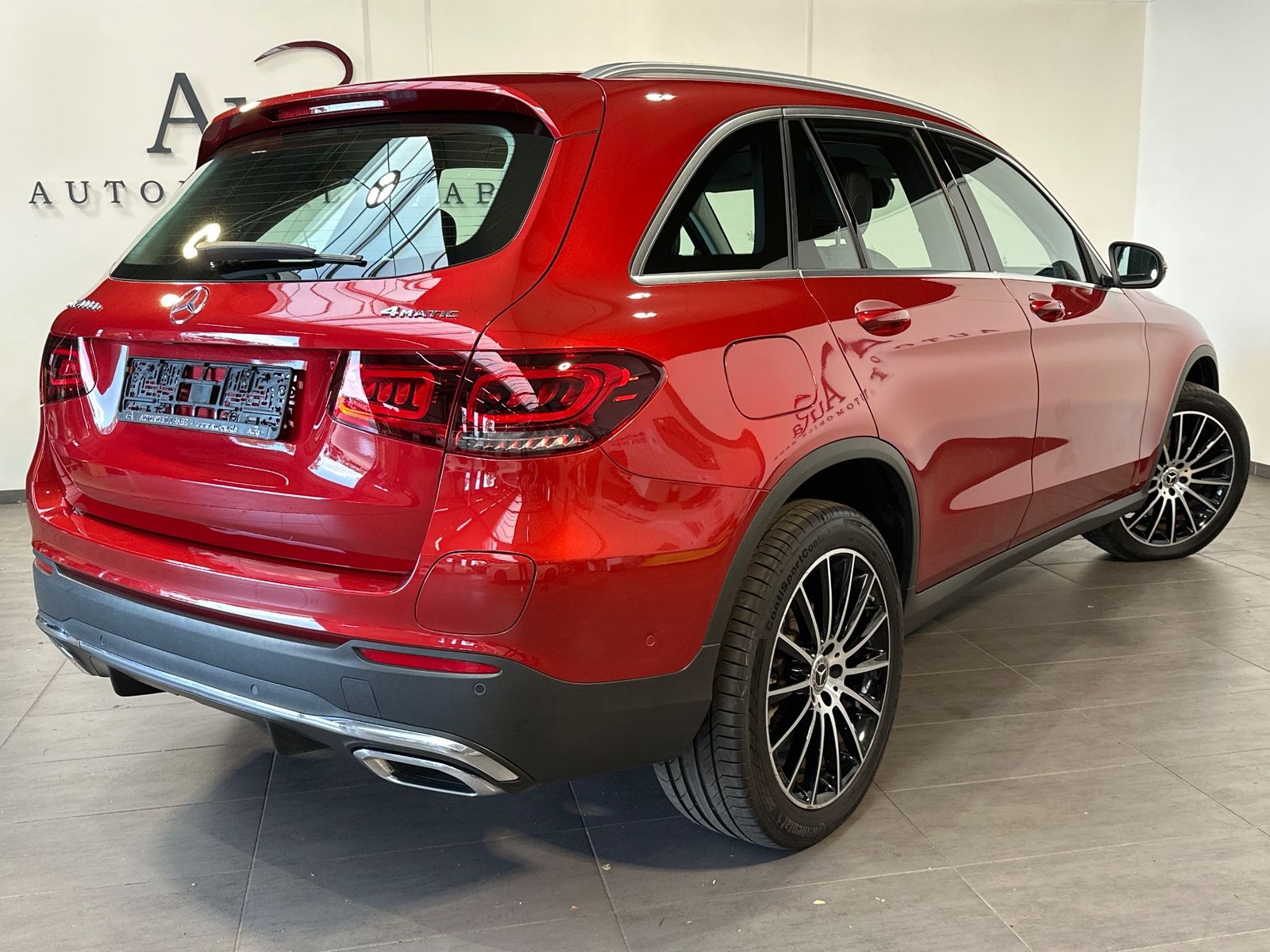 Fahrzeugabbildung Mercedes-Benz GLC 300de AMG-Line 4MATIC NAV+LED+AHK+KAM