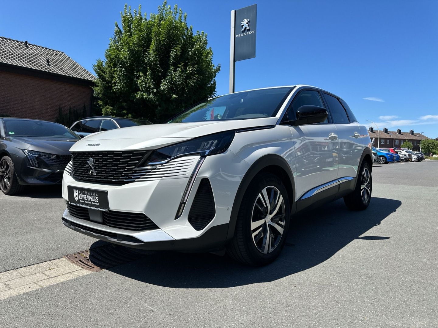 Fahrzeugabbildung Peugeot 3008 Allure 1.2 PureTech 130 Navi CarPlay Androi