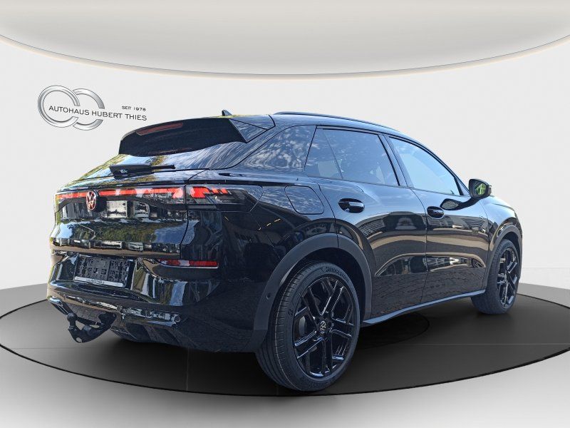Fahrzeugabbildung Volkswagen T-Roc 1.5 eTSI R-Line DSG Black Style