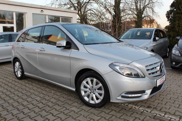 Mercedes-Benz B 200 AUT*1H*PANO*AHK*KAM*LED*NAVI+BI-XEN