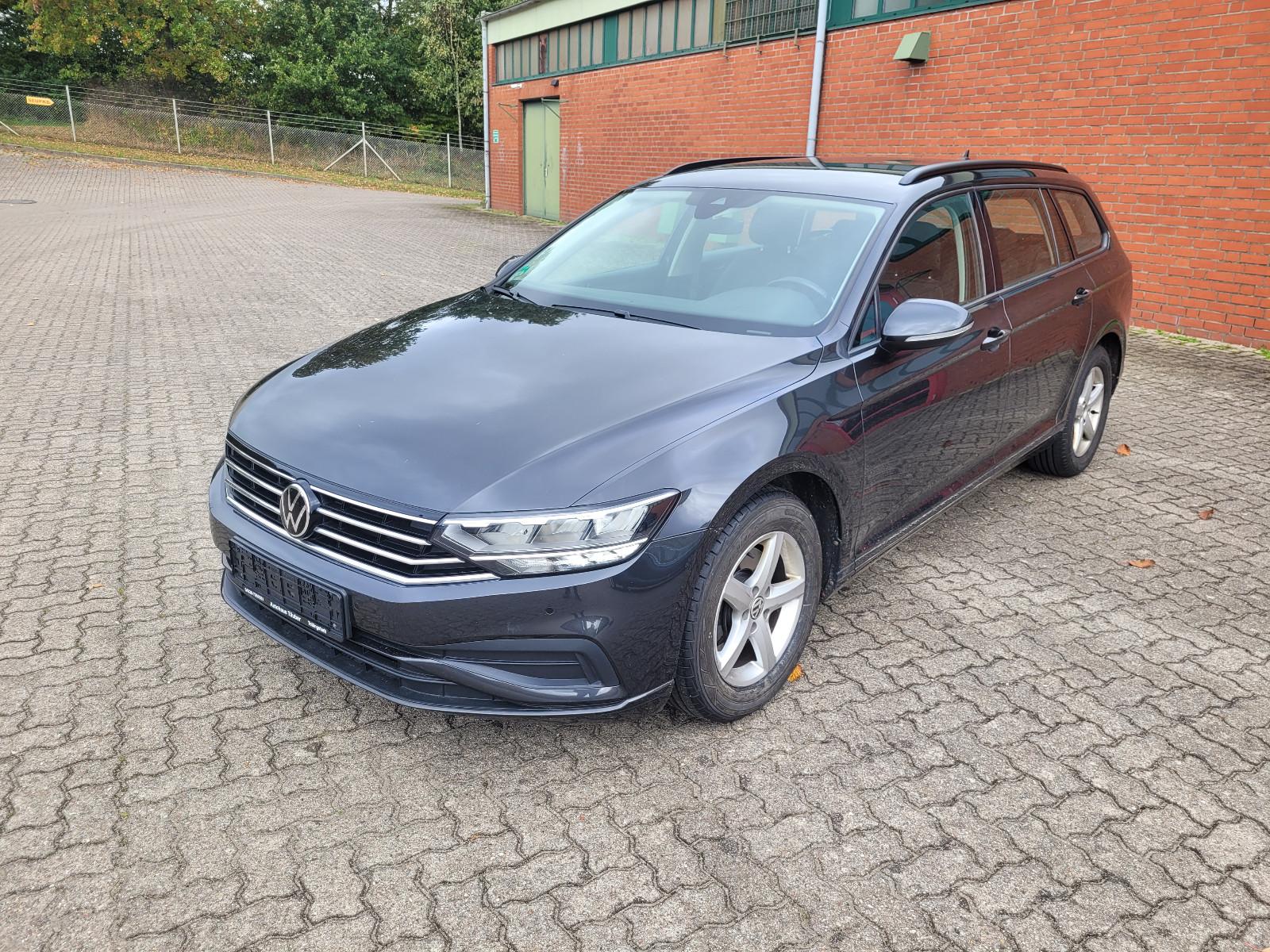 Volkswagen Passat 2,0TDI Var. 110KW DSG+LED+SH+ACC+RFK+AHK