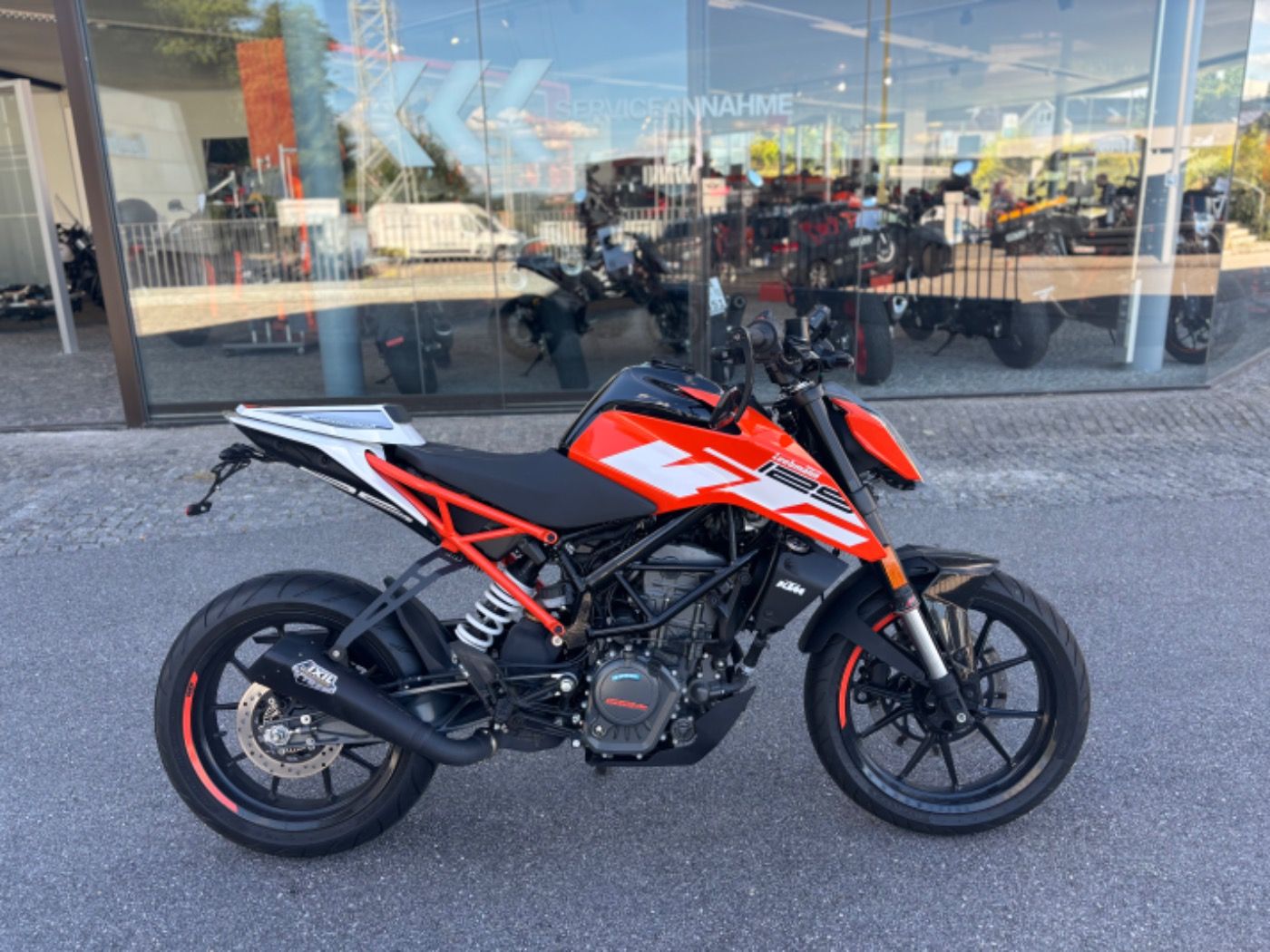 Fahrzeugabbildung KTM 125 Duke, Sportausp, Kurzer KZH, Lenkerendspiege
