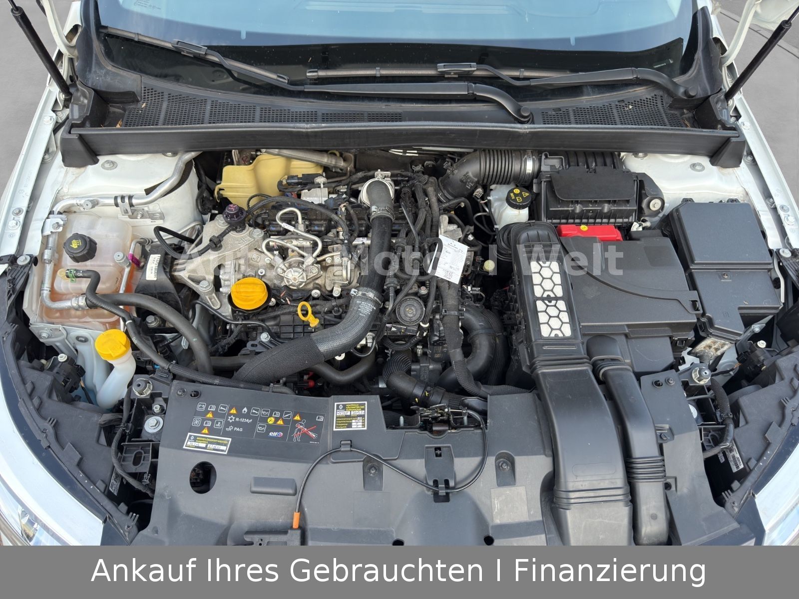 Fahrzeugabbildung Renault Megane IV Grandtour Limited 1.Hand SHZ/ALU/TMPMT
