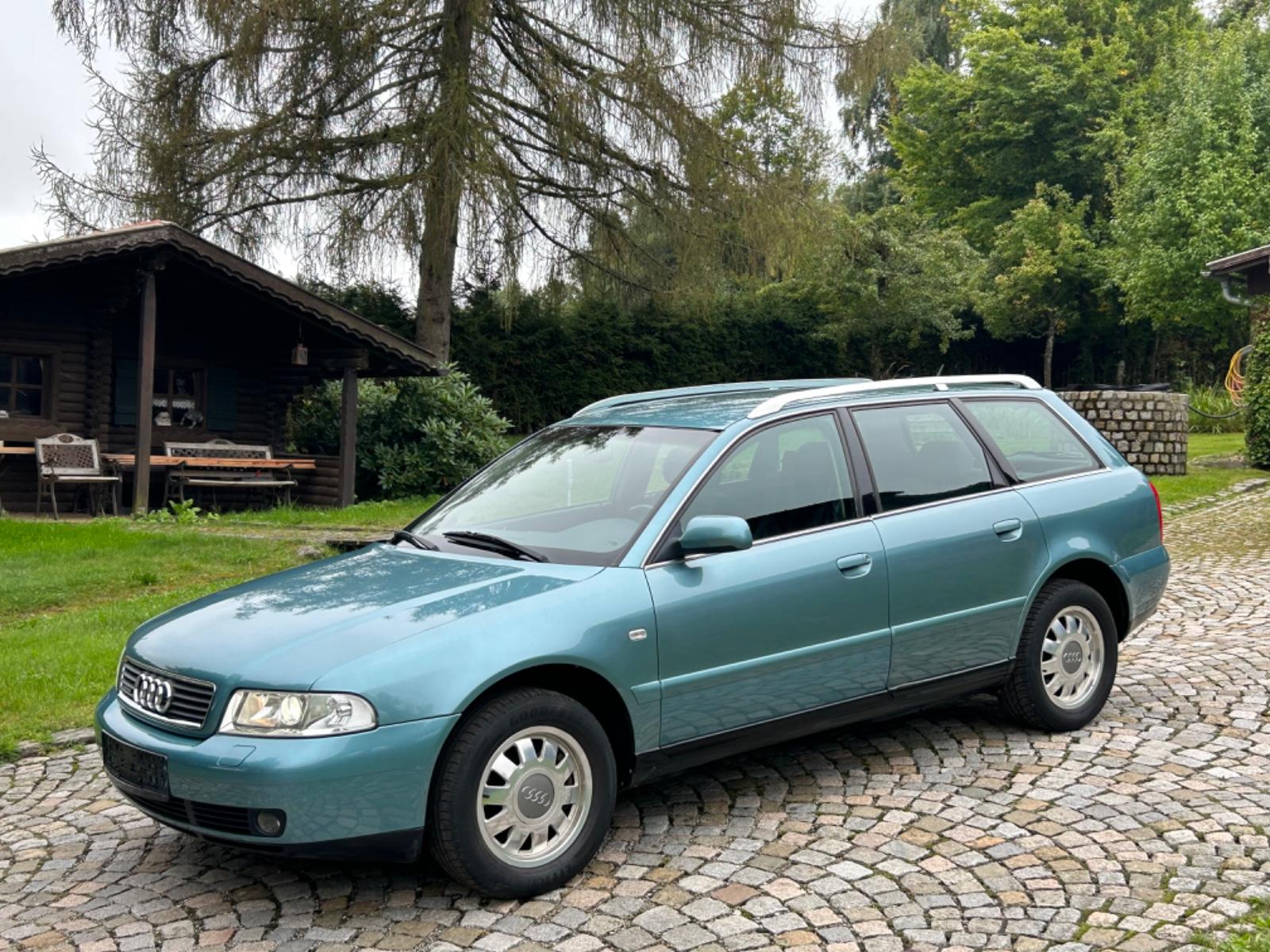 Audi A4 2.4 165PS Avant Quattro,5Gang,180tkm!!