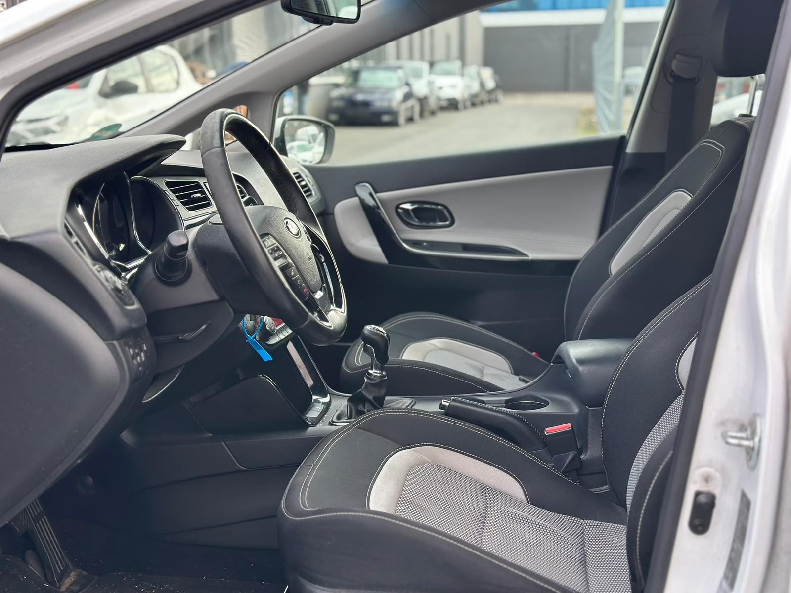 Kia cee'd 2015 — photo 8
