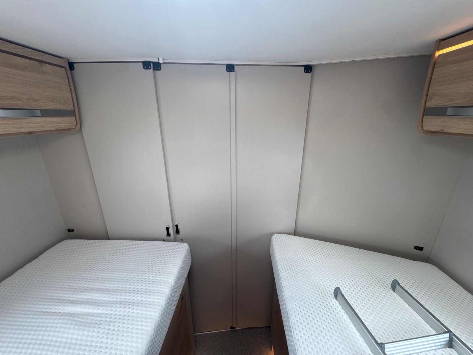 Fahrzeugabbildung Dethleffs PULSE CLASSIC SoMo T 7051 DBM / EB SOLAR 1.HAND