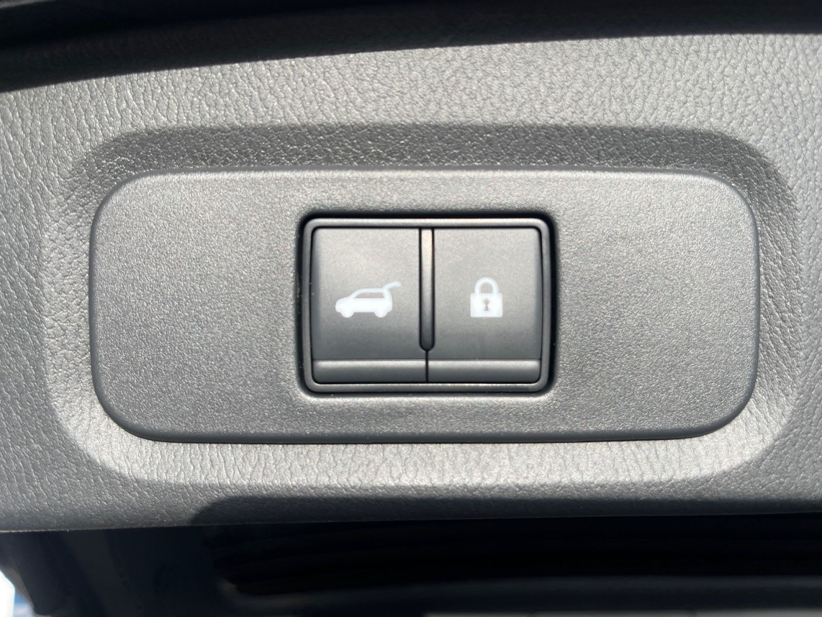 Fahrzeugabbildung Nissan Qashqai 1.3 DIG-T MHEV N-Connecta *AHK*360 Kamer