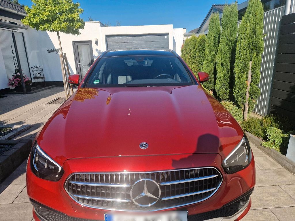 Image of Mercedes-Benz E 220