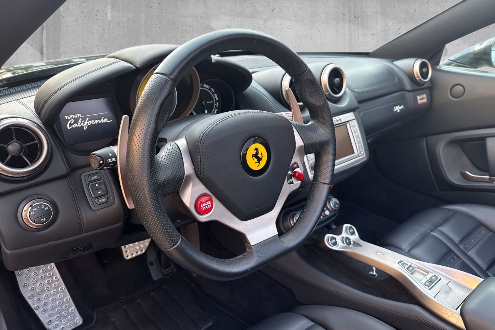 Fahrzeugabbildung Ferrari California*Daytona*Embleme*Dt. Auto