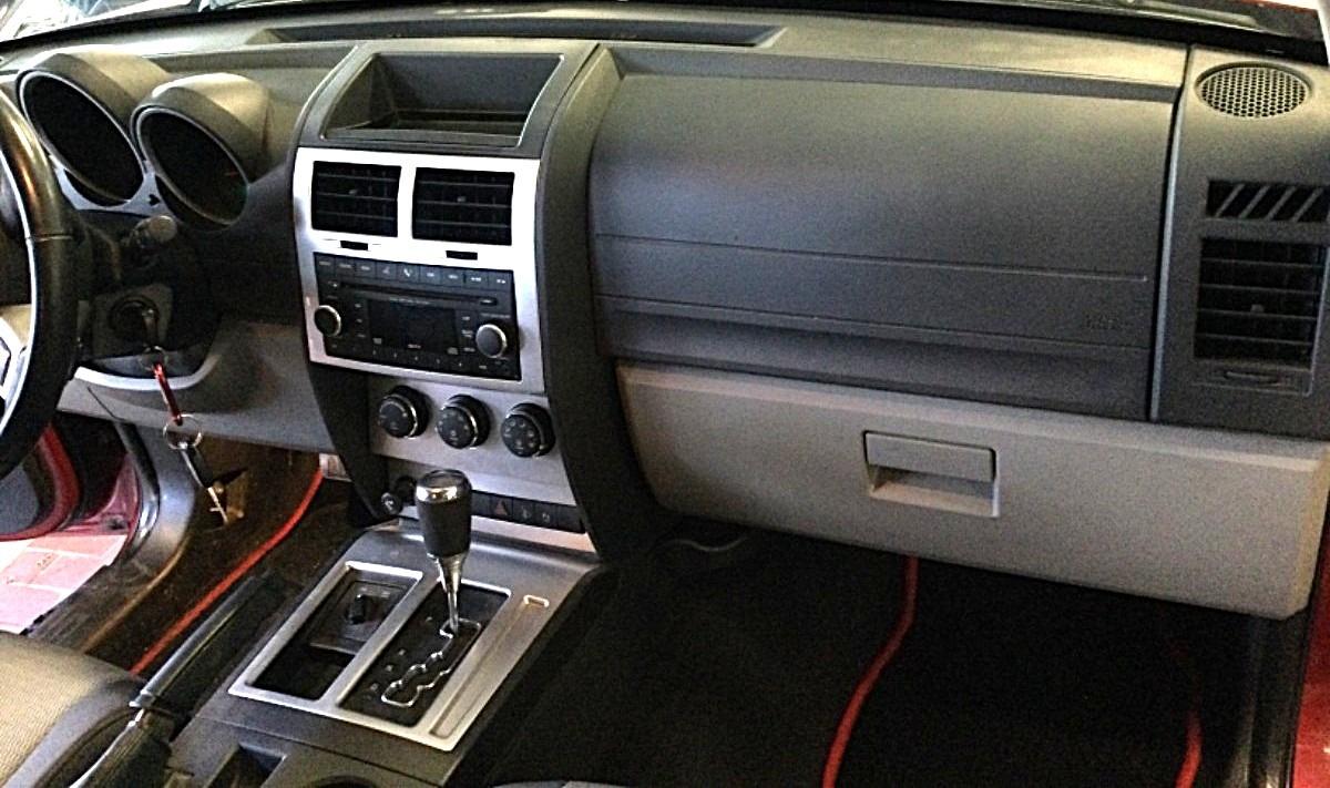 Dodge Nitro 2010 — photo 6