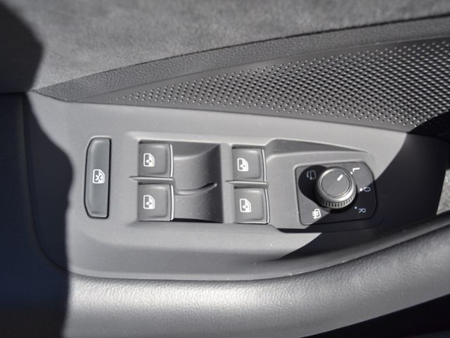 Passat Variant 2.0 TDI DSG R-line MATRIX/NAVI+VZ