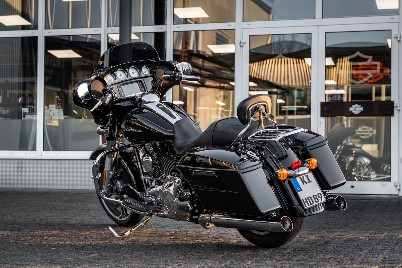 Fahrzeugabbildung Harley-Davidson Harley-Davidson STREET GLIDE SPECIAL FLHXS