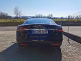Tesla Model S 75D Allrad Anhängerkupplung - gebrauchte Tesla Model S aus dem Jahr 2018