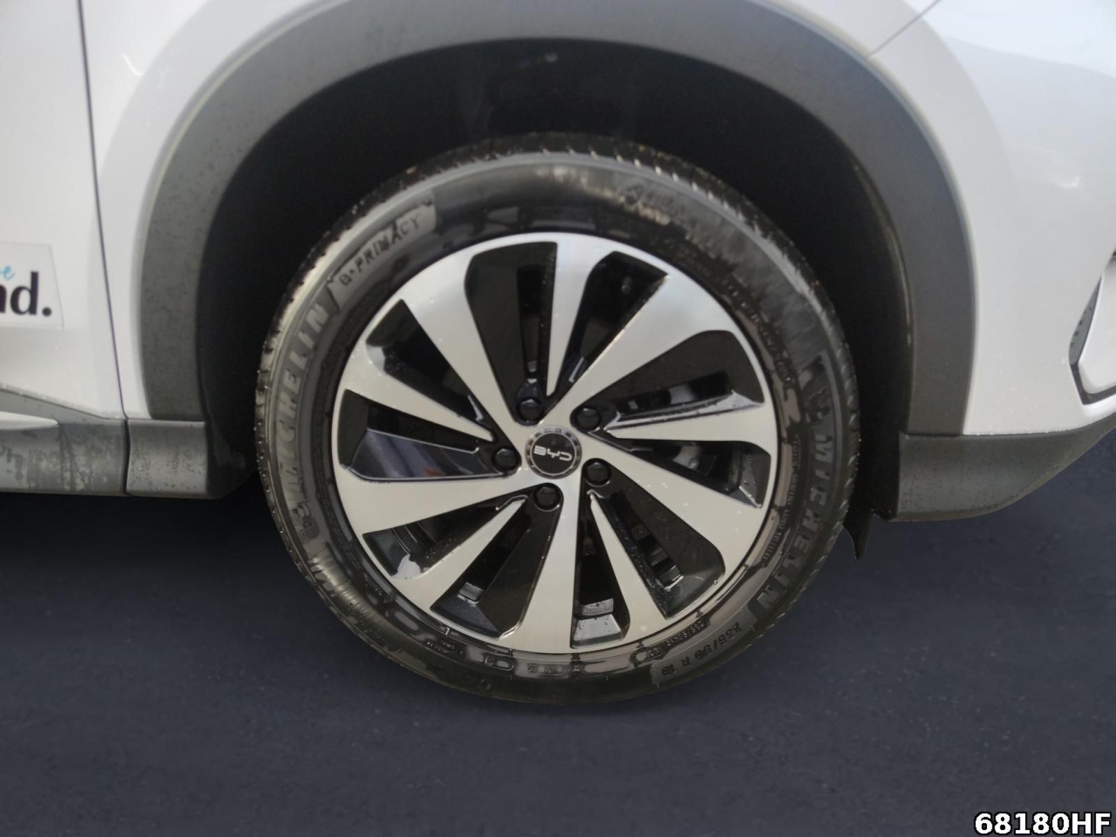 BYD SEAL U