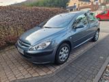 Peugeot 307 1.6 16V aus 2. Hand - blaue Peugeot 307
